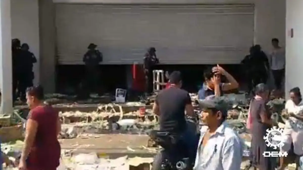 Arcelia - saquean tienda de autoservicio en la tierra caliente