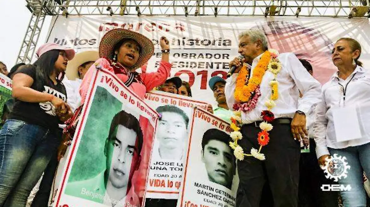 Acapulco - AMLo y padres de Normalistas