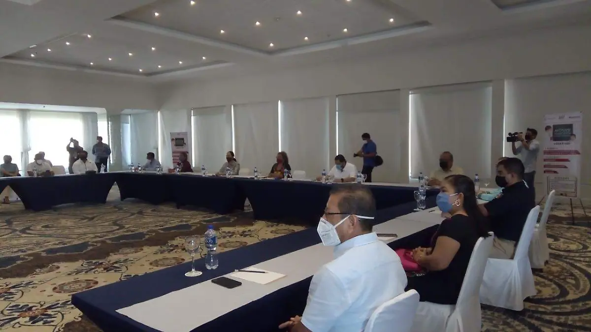 presentan programa educacion mis manos