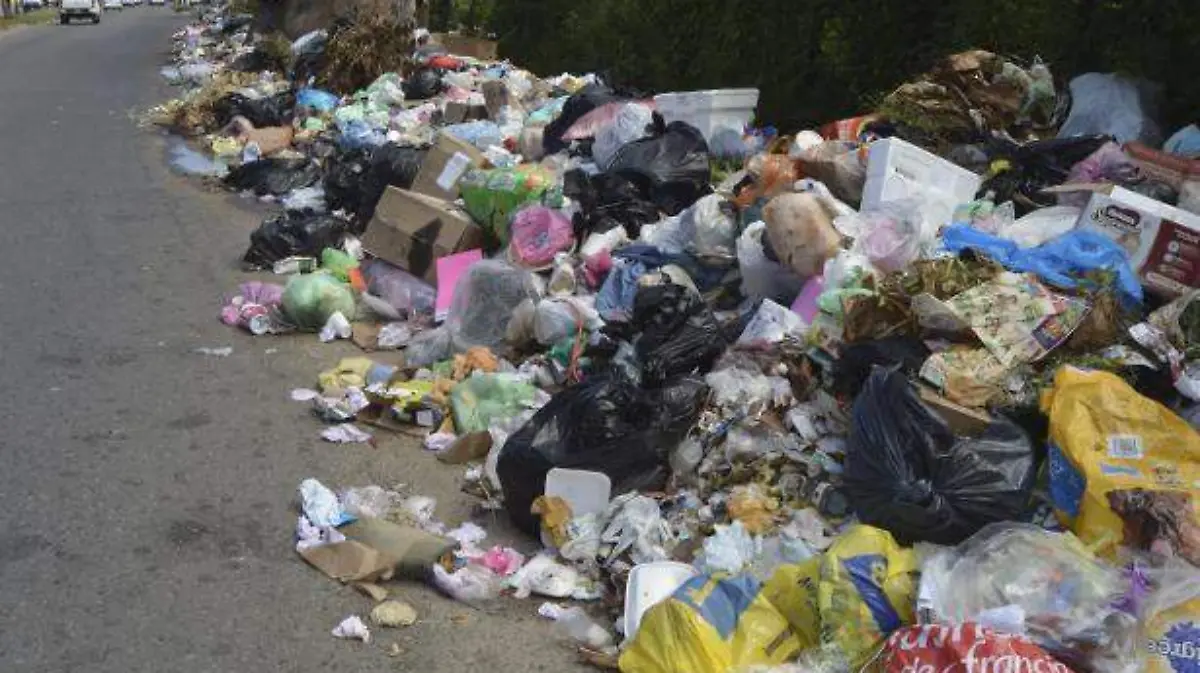 Acapulco - basura en las calles del municipio