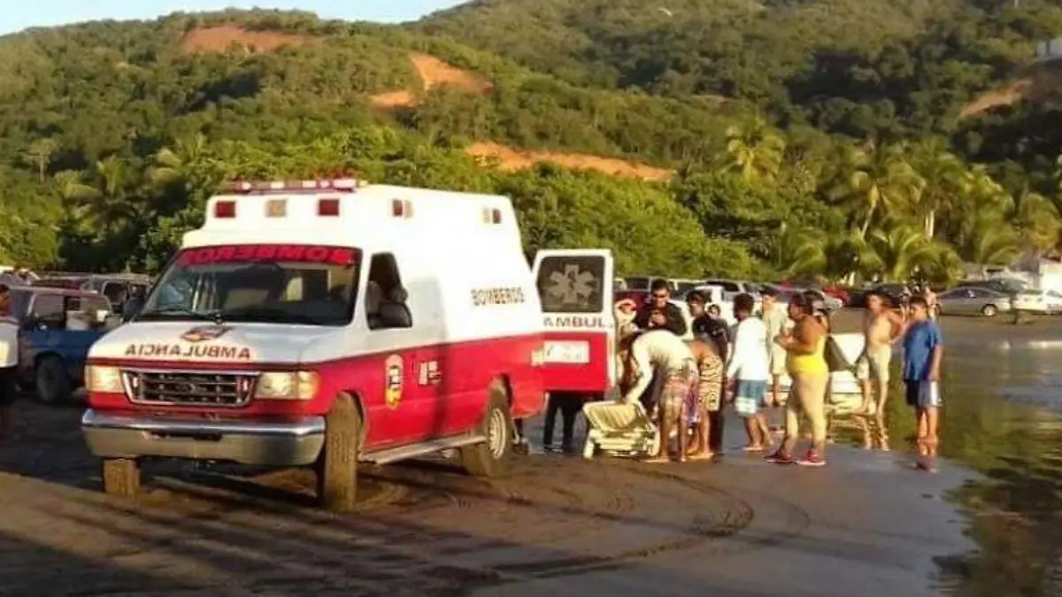 Ataque cocodrilo zihuatanejo