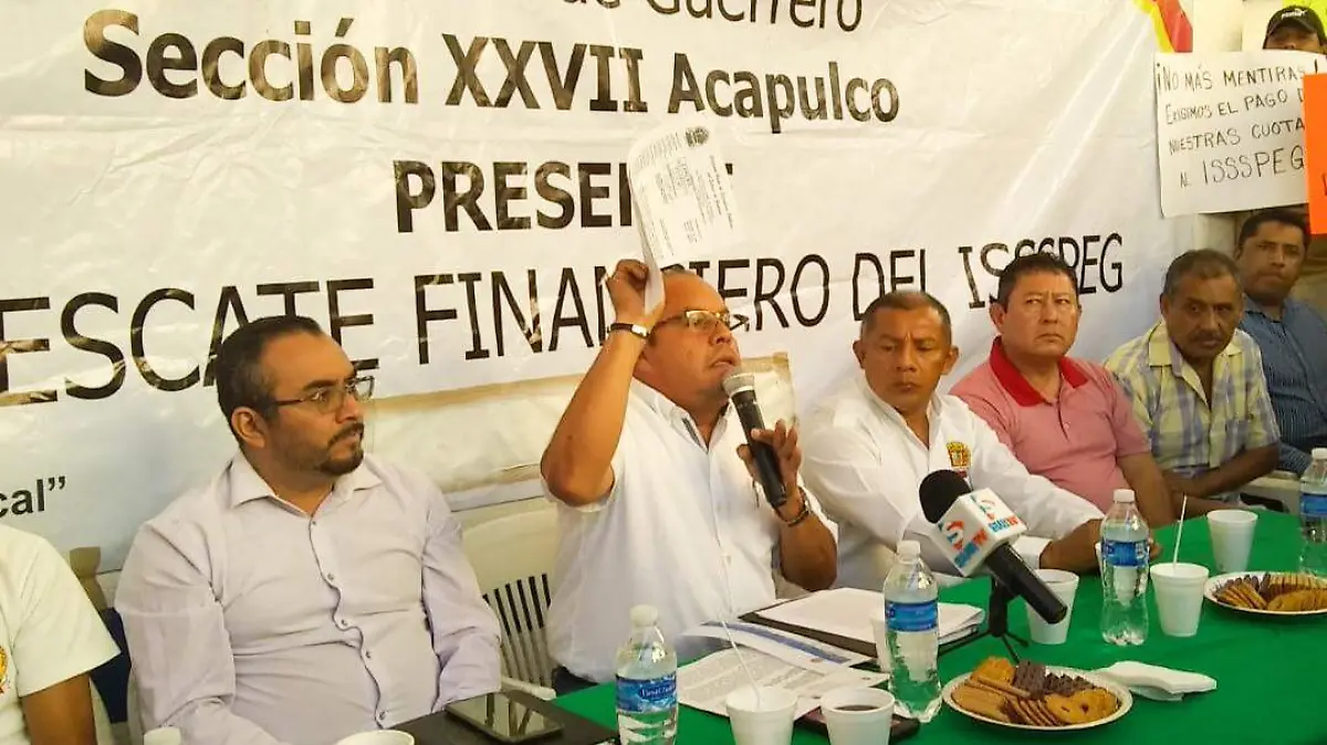 rabajadores piden renuncia