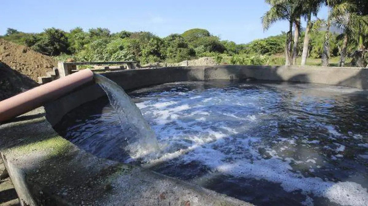 Acapulco - vierten aguas crudas a río de La Sabana