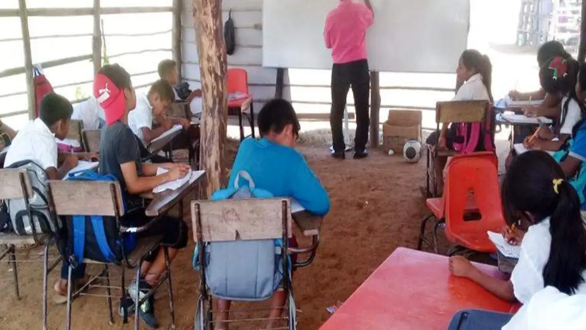 escuelas sin salones costa chica