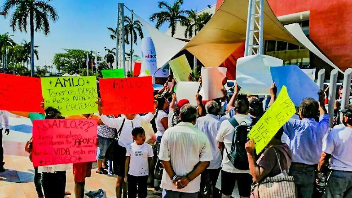 Acapulco protesta Tianguis Turístico