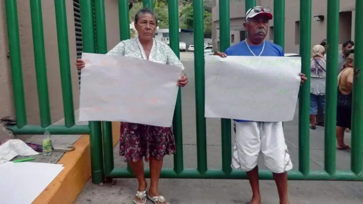 Acapulco - protesta en fiscalía