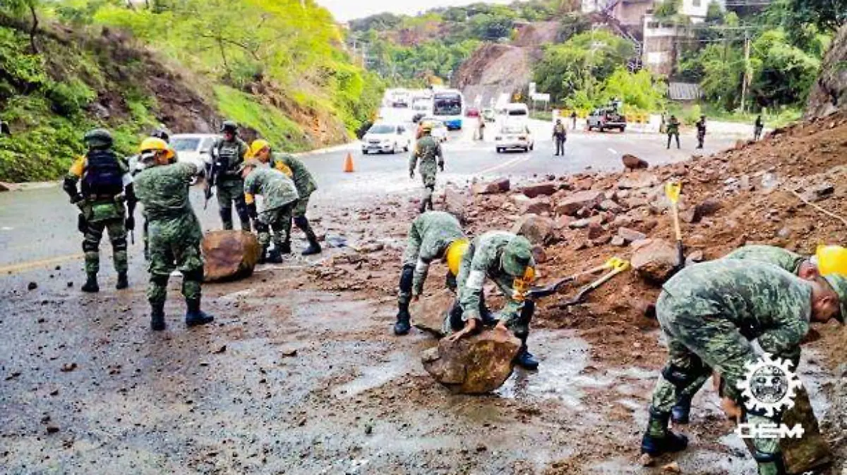 Acapulco - militares preparados para cualquier situación