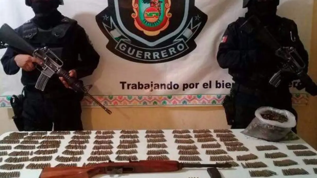 Acapulco - asegurado armamento