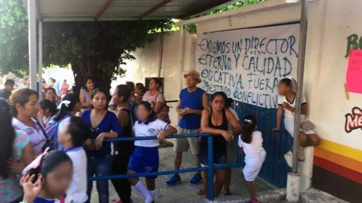 Acapulco maestros conflicto en el coloso