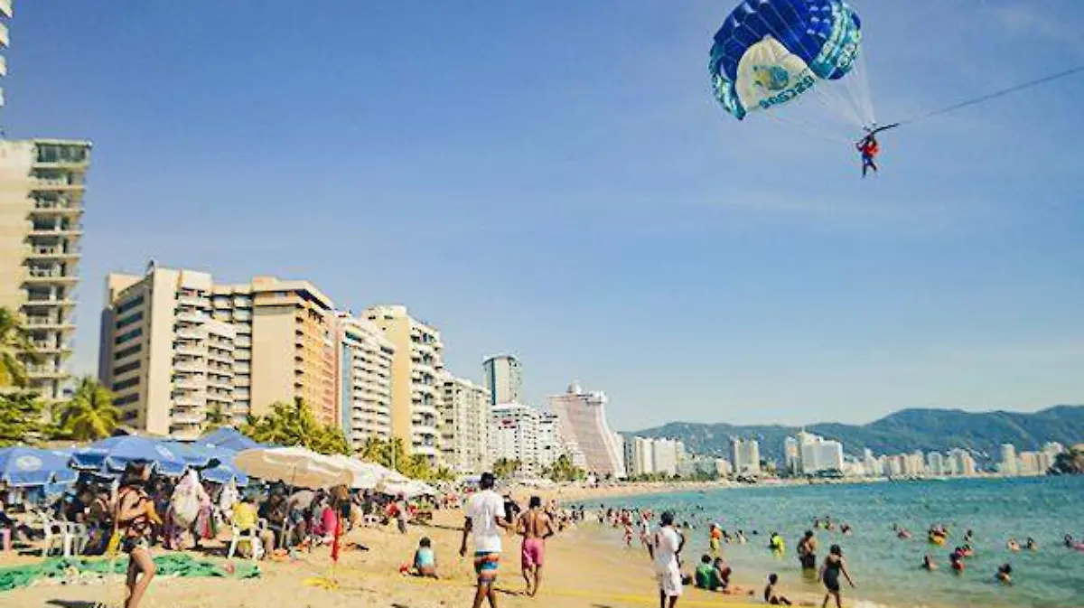 Playas llenas de turistas