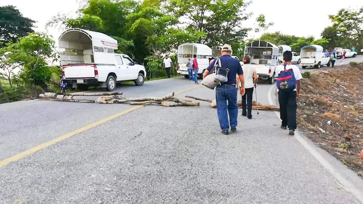 bloqueo tecoanapa