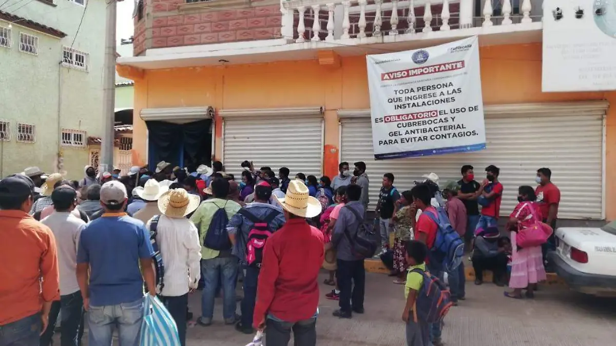 campesinos tierra blanca