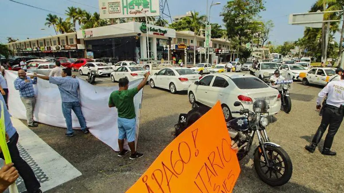 Acapulco Bloqueo en costera Miguel Alemán