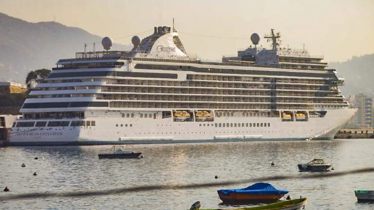 Acapulco - crucero arriba al puerto