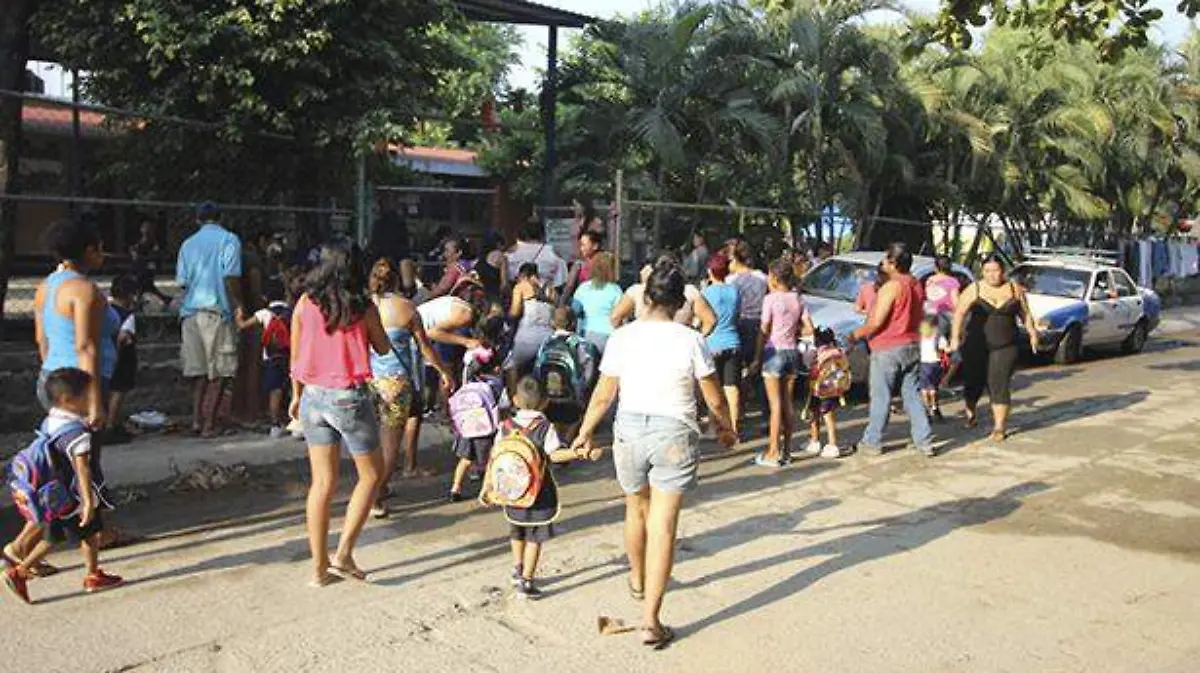 Acapulco - escuelas trabajan con normalidad