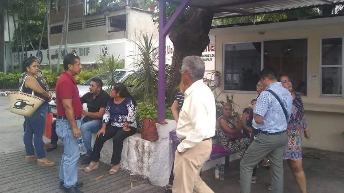 Protesta trabajadores DIF