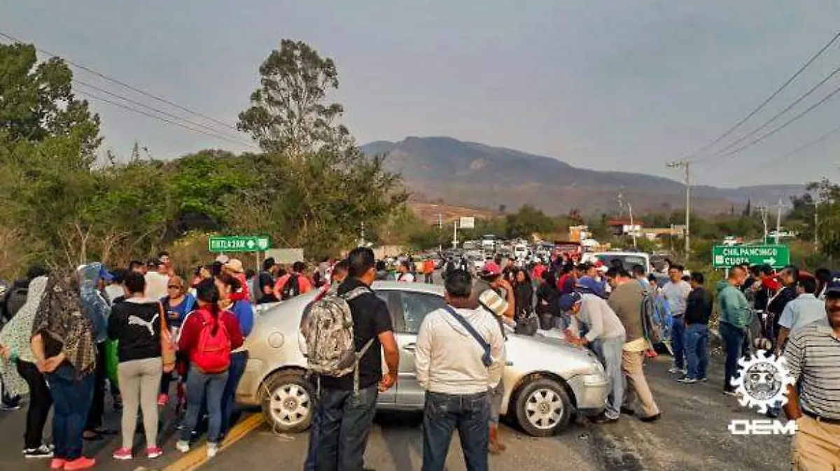 Chilpancingo - bloqueo de cetegistas