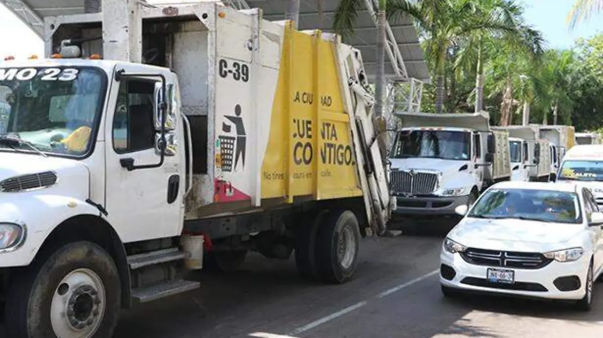 Acapulco - Camiones de basura sin poder llenar el tanque de gas
