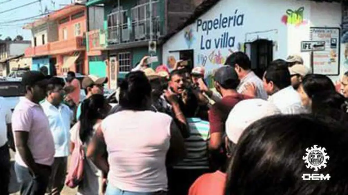 Costa Chica -  Denuncian entrega de dádivas en comunidades de la región