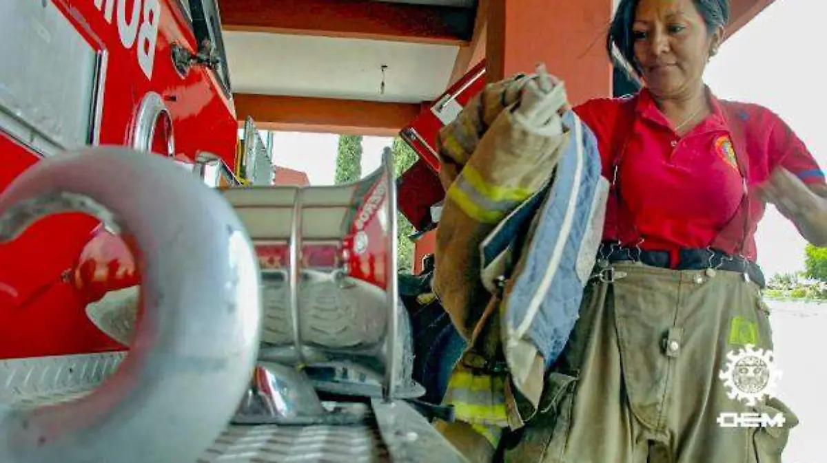 Chilpancingo - Bombera, una mujer que apaga fuegos 2