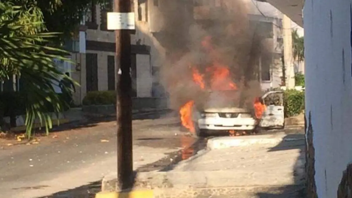 Acapulco incendio taxi