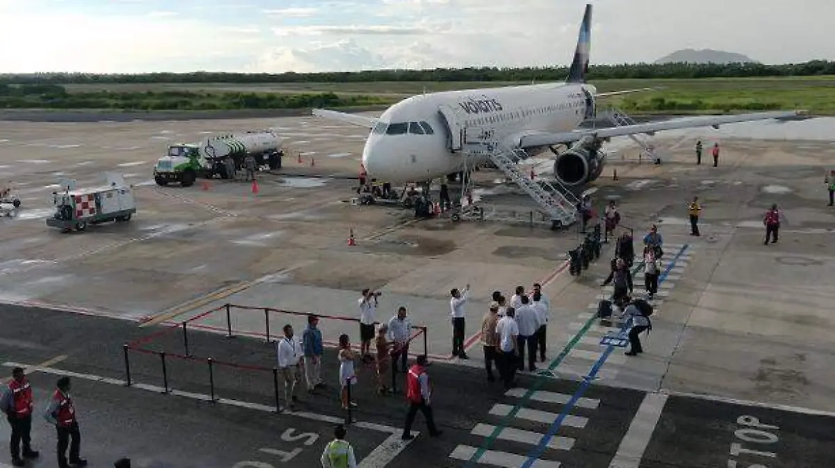 Zihuatanejo - aterriza primer vuelo que conecta tijuana con zihuatanejo