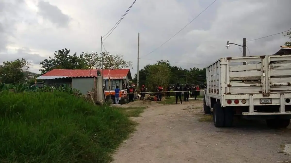 caen a pozo cuatro trabajadores