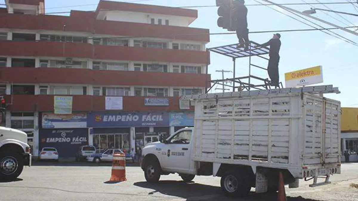 Acapulco - falta de decoración en la franja turística