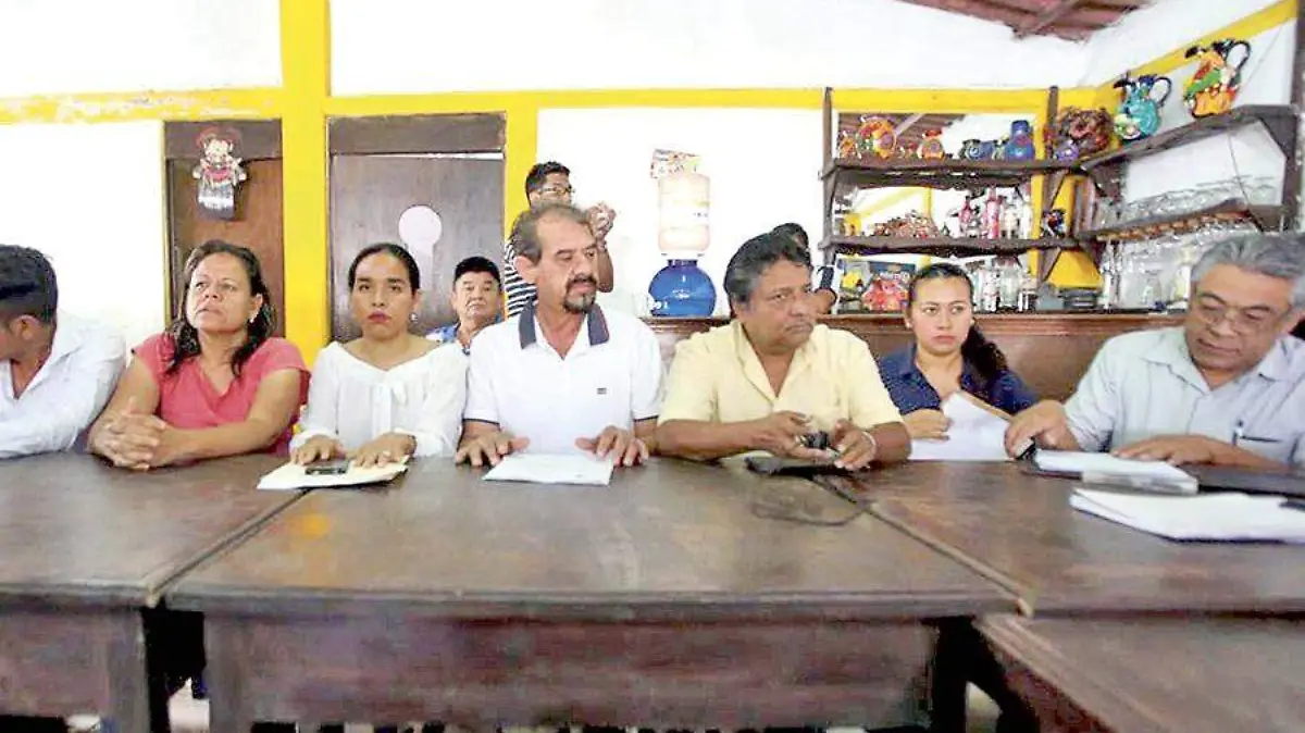 Medicos exigen ser reubicados