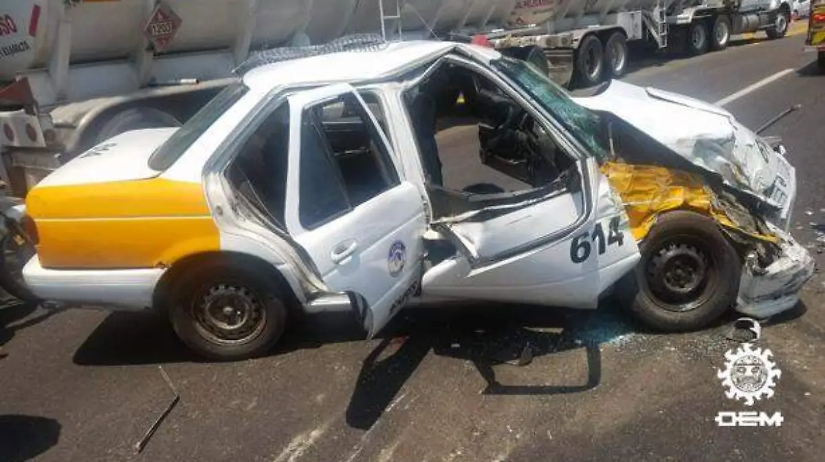 Acapulco - accidente de vehículos en la escénica