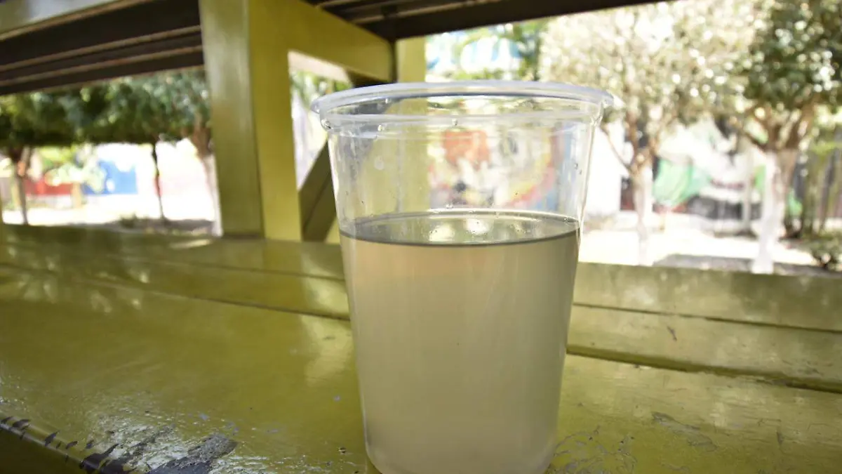 AGUA SUCIA