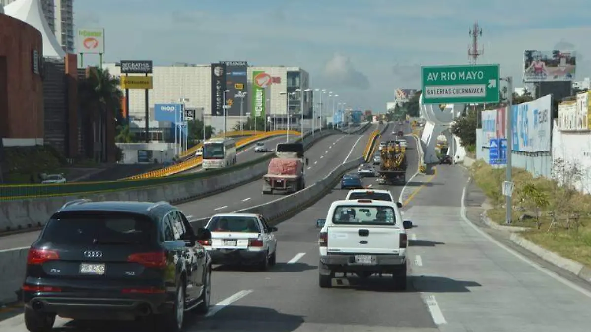 El titular de la Secretaría de Obras Públicas realizó un recorrido por la vía de comunicación para detectar algunas irregularidades- Froylán Trujillo