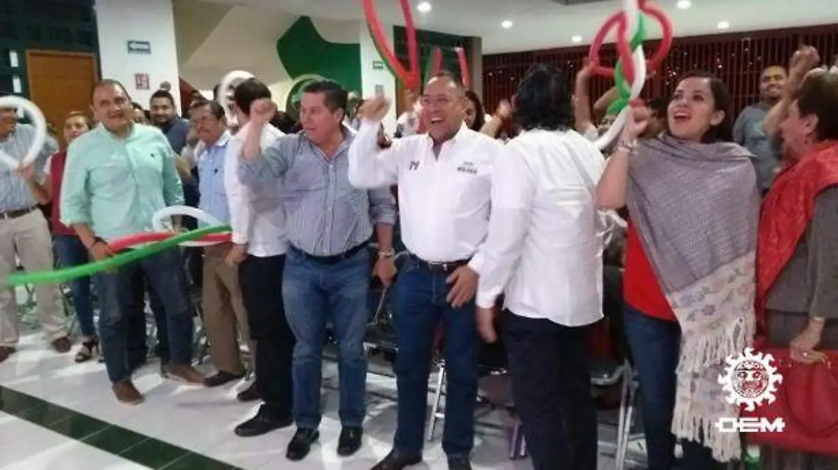 Acapulco - priístas vitorean a candidato como ganador