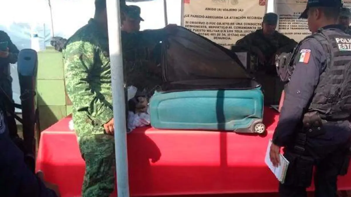Acapulco - Decomisan 20 kilos de marihuana en el kilometro 21