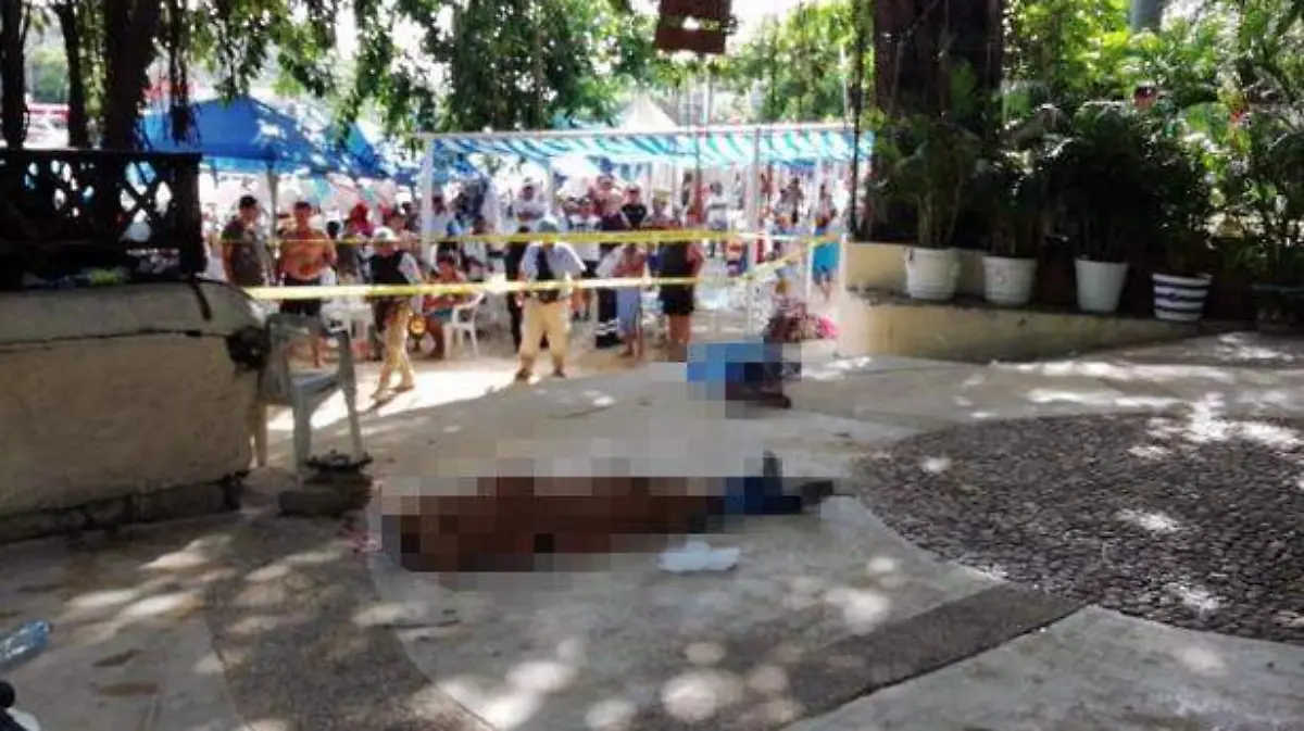 Acapulco muertos en acceso en playa de caleta
