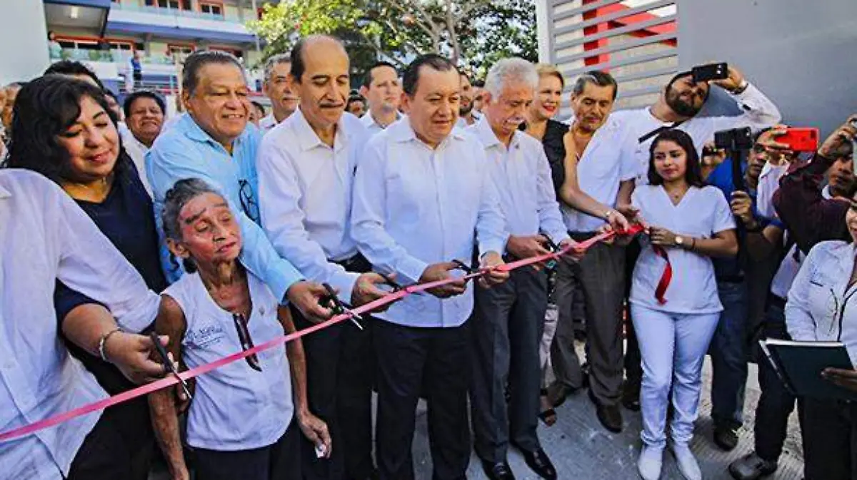 Javier Saldaña nuevo edificio de la zona sur UAGro
