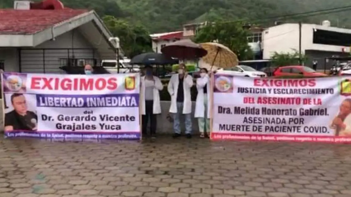 Protesta médicos zihuatanejo