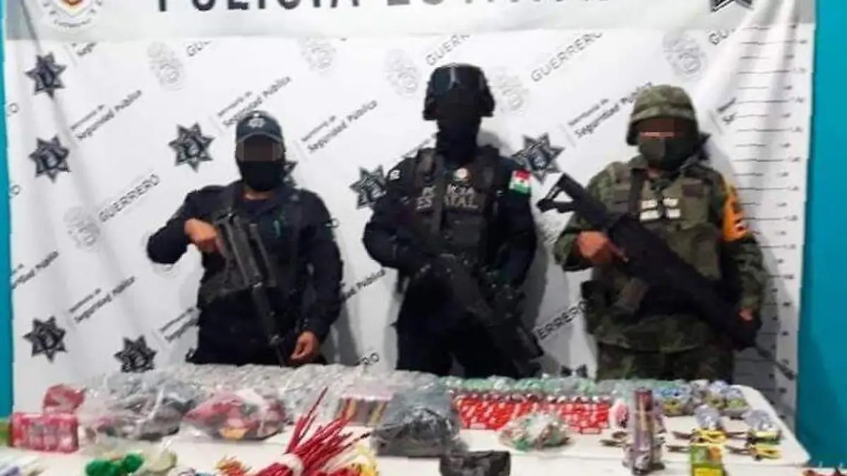 Policía pirotecnia guerrero