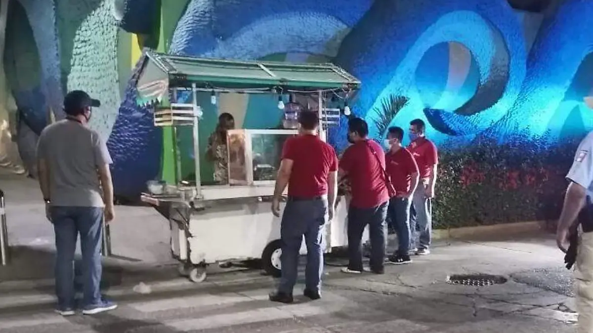 Caro hot dogs costera miguel alemán
