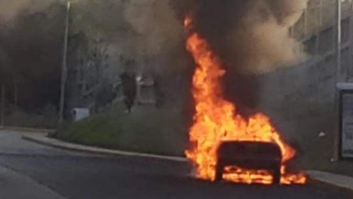 Incendio carro escénica