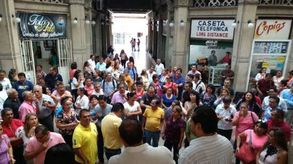Acapulco trabajadores en paro de serg