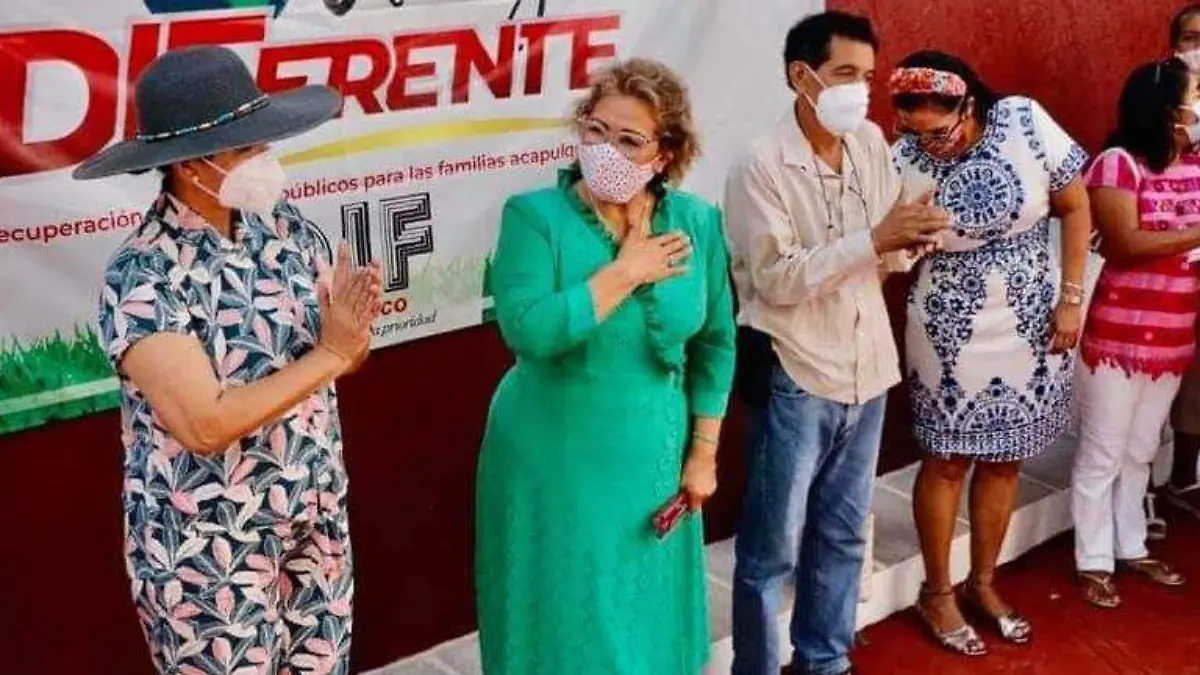 Adela Román licencia