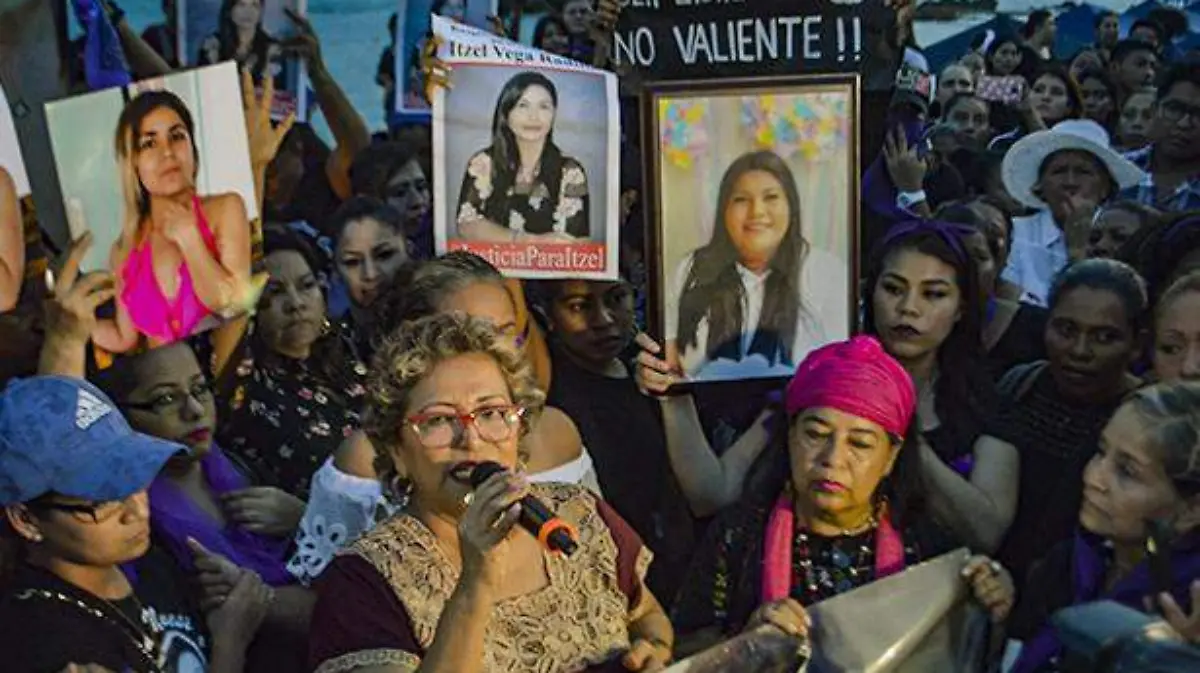 ACapulco - adela román en marcha de mujeres