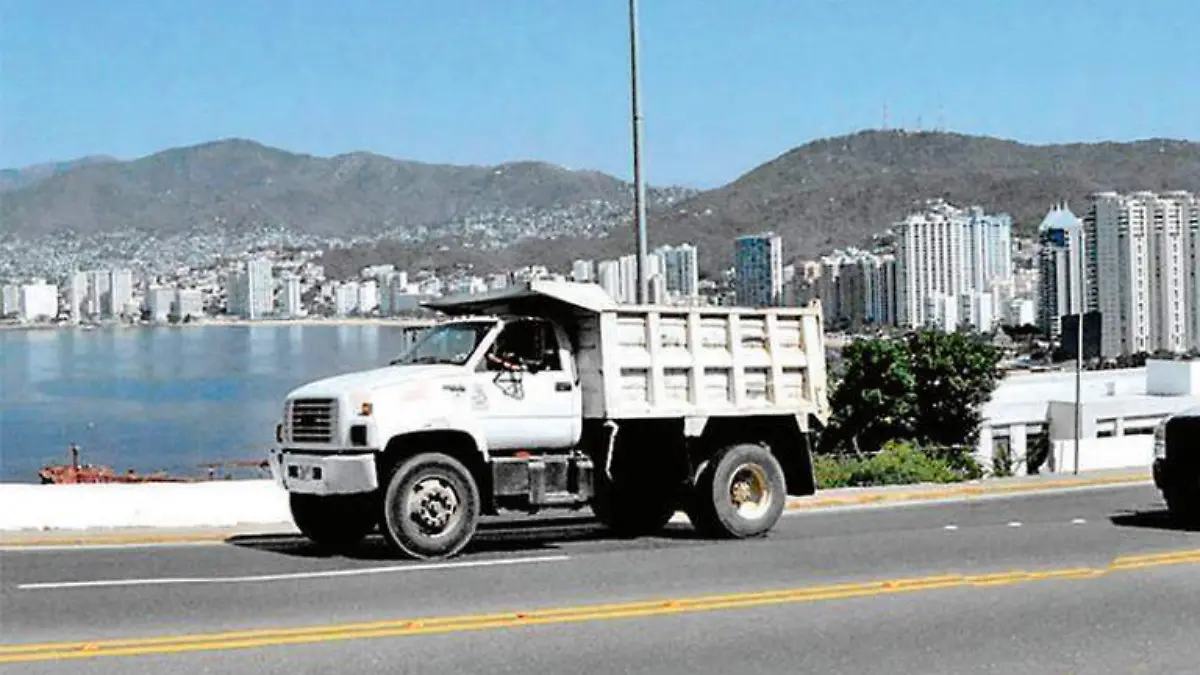 Camion pesado en la escénica de acapulco