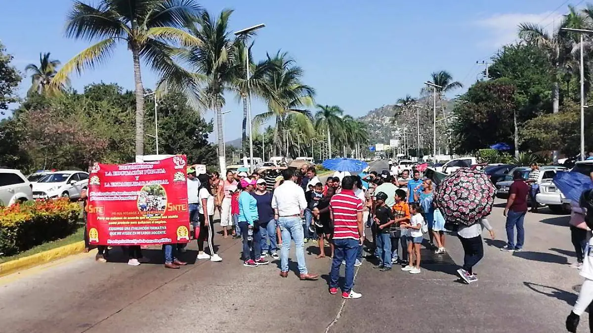 bloquean boulevard de las naciones