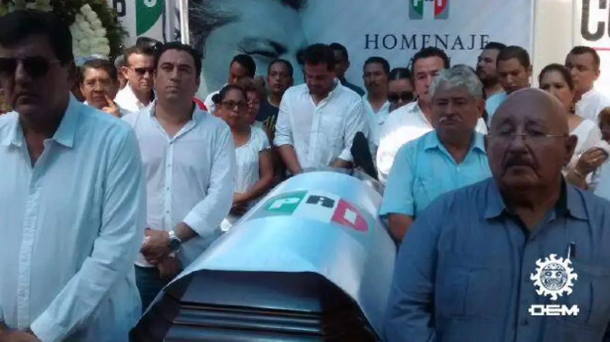 Zihuatanejo - despiden a ex alcalde muerto en accidente