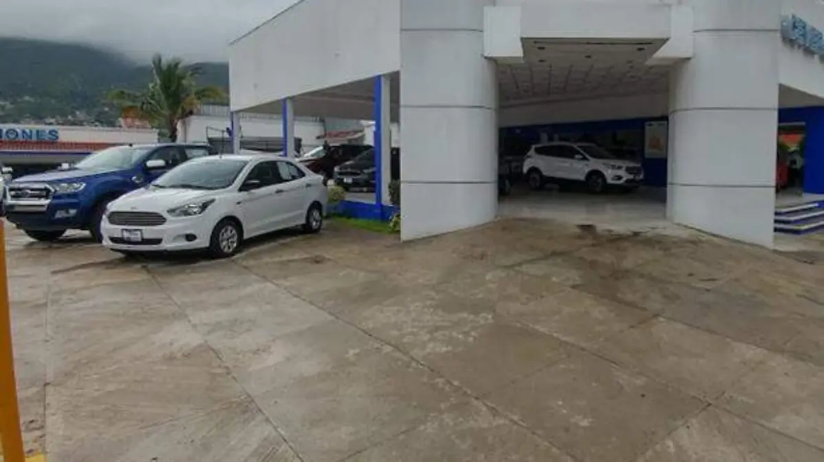 Chilpancingo - cierran distribuidora Ford 