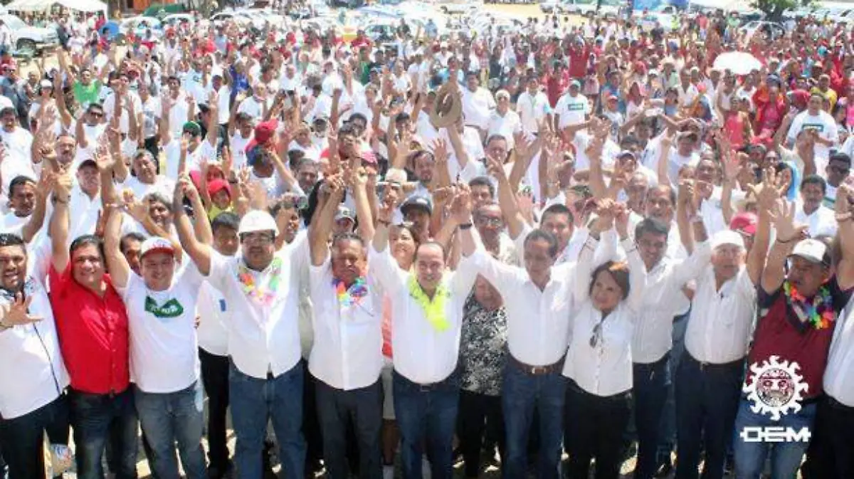 Acapulco - taja se reune con transportistas