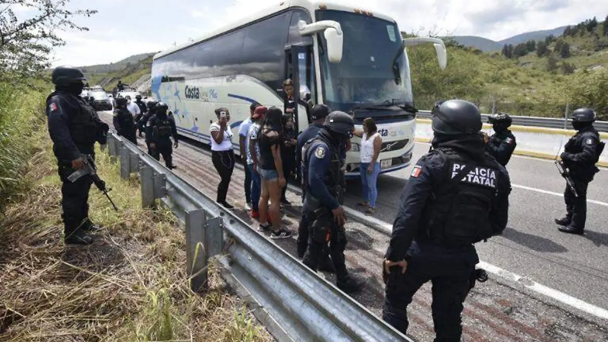 Toma caseta Autopista sol