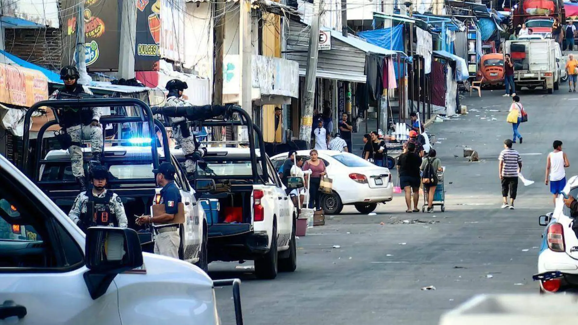 Guardia Nacional patrullando calles de Acapulco